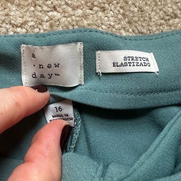 A New Day Tailored Women’s Short - Green - Size 16 - Picture 5 of 5